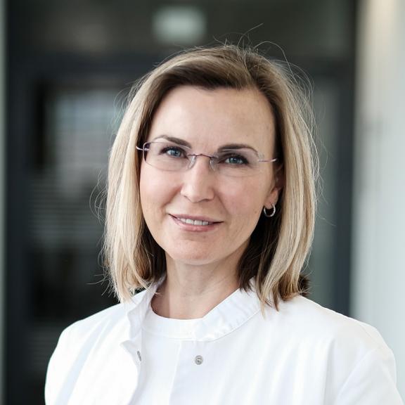 https://a.storyblok.com/f/74887/2465x2465/acfa2be0ac/natalia-volk.jpg