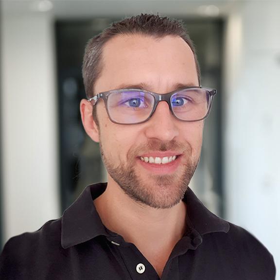 https://a.storyblok.com/f/74887/700x700/5e4280cb5c/thorsten-hromatke.jpg